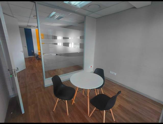 183M² OFFICE TO LET IN CHARTWELL